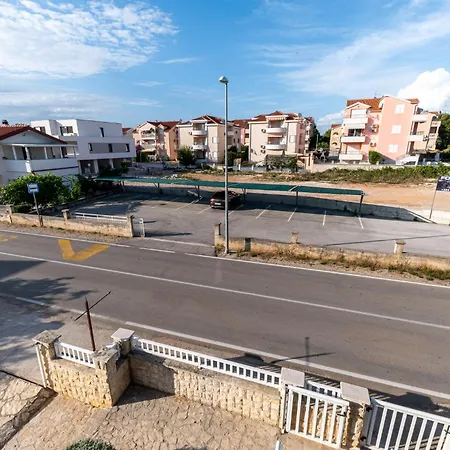 Ruza Apartman *